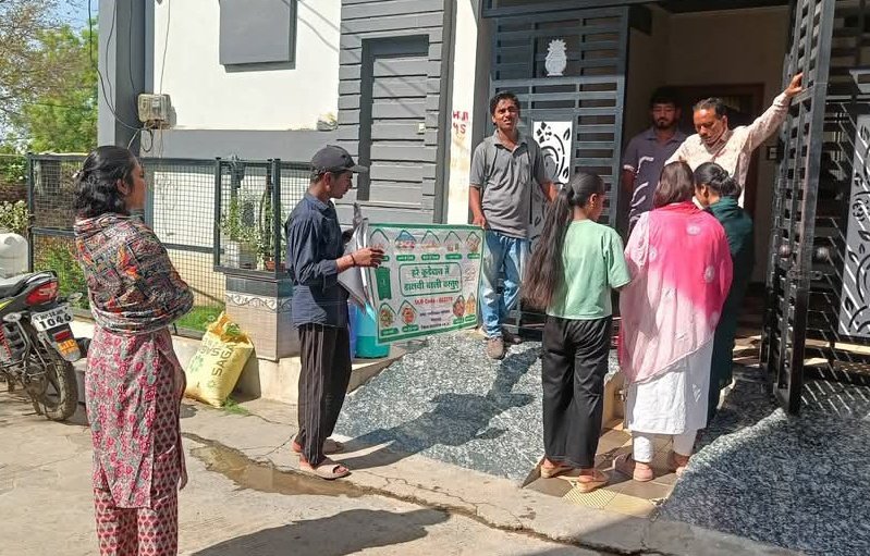 CBadwah's tweet photo. स्वच्छता की दिशा में नगर पालिका बड़वाह का एक और सराहनीय कदम।
RRR सेंटर के माध्यम से नागरिकों को Reduce, Reuse और Recycle का संदेश देकर स्वच्छ एवं पर्यावरण सुरक्षित शह�� बनाने की पहल की गई।
@SwachhBharatGov
@SwachhBharat
@MoHUA_India
@urbansbm
#Swachhsurvekshan2025mp https://t.co/zsgGKdTwMF