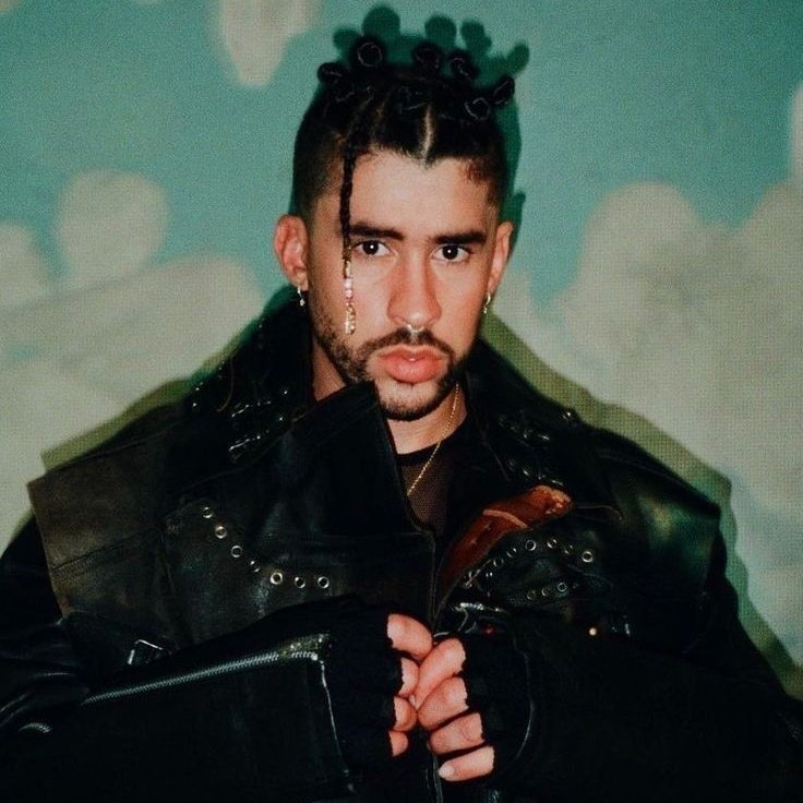 keiveiec's tweet photo. “THE RECORD MAN” 

Bad Bunny ahora tiene 32 canciones que superan los mil millones de reproducciones en Spotify. https://t.co/6trfiIy7Cr