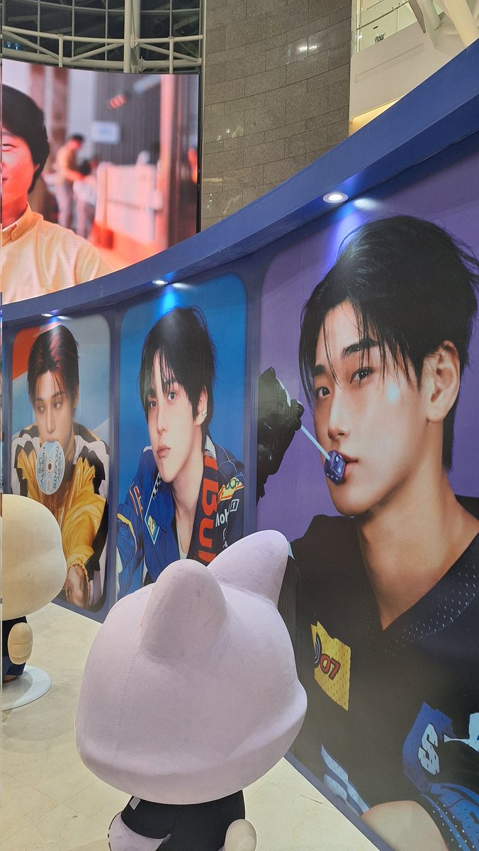Hari ke 9 popup gatau harus nge tweet apa 😭

#ATEEZ #애니티즈 #ANITEEZ_IN_COLOR
#사운드웨이브 #ANITEEZ