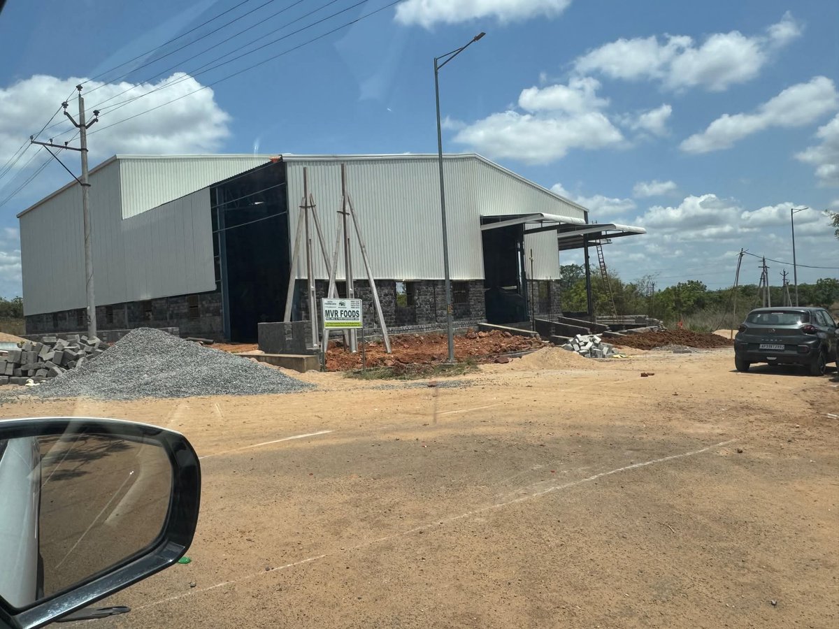 ITWingJSP's tweet photo. 🏭 Productive visit to Vijayawada to explore Andhra Pradesh’s industrial ecosystem and opportunities for entrepreneurs and investors.
for the insightful tour of Mallavalli APIIC Model Park and Veerapaneni Gudem Industrial Park.
#NRIEntrepreneurs #TeluguDiaspora #MSME #APNRT https://t.co/T0lnwVJR1c