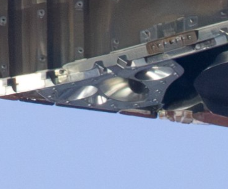 ScottLikedSLS's tweet photo. The aft vent lines are now angled thrusters for docking lol https://t.co/RQXe9qXt3z