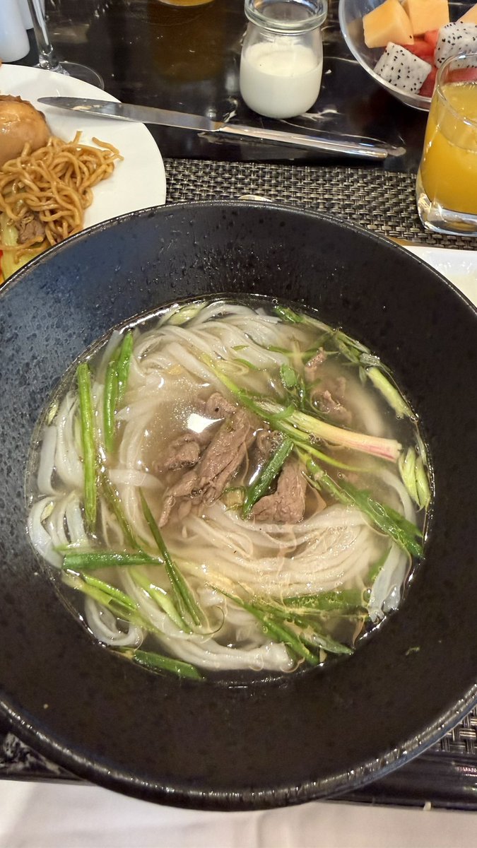 koji_Traveler's tweet photo. コートヤードからいつものフォーポイントへ移動！
ここはエリート会員だと朝食にスパークリングワインのフリーフローがあります！ https://t.co/qOILkm3y1E