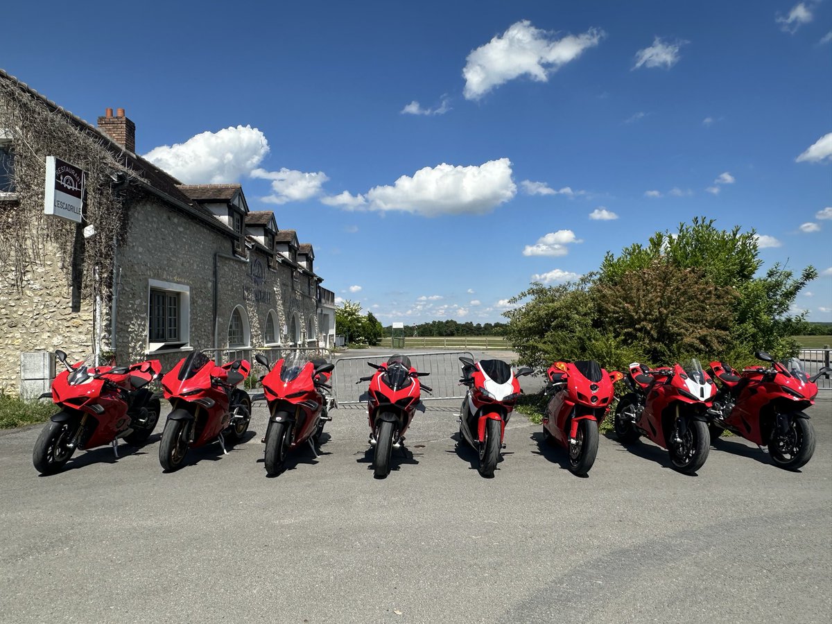 pierre_kirool's tweet photo. Pick one ☝️
#WeRideAsOne #Ducati https://t.co/XWIBqS6rts