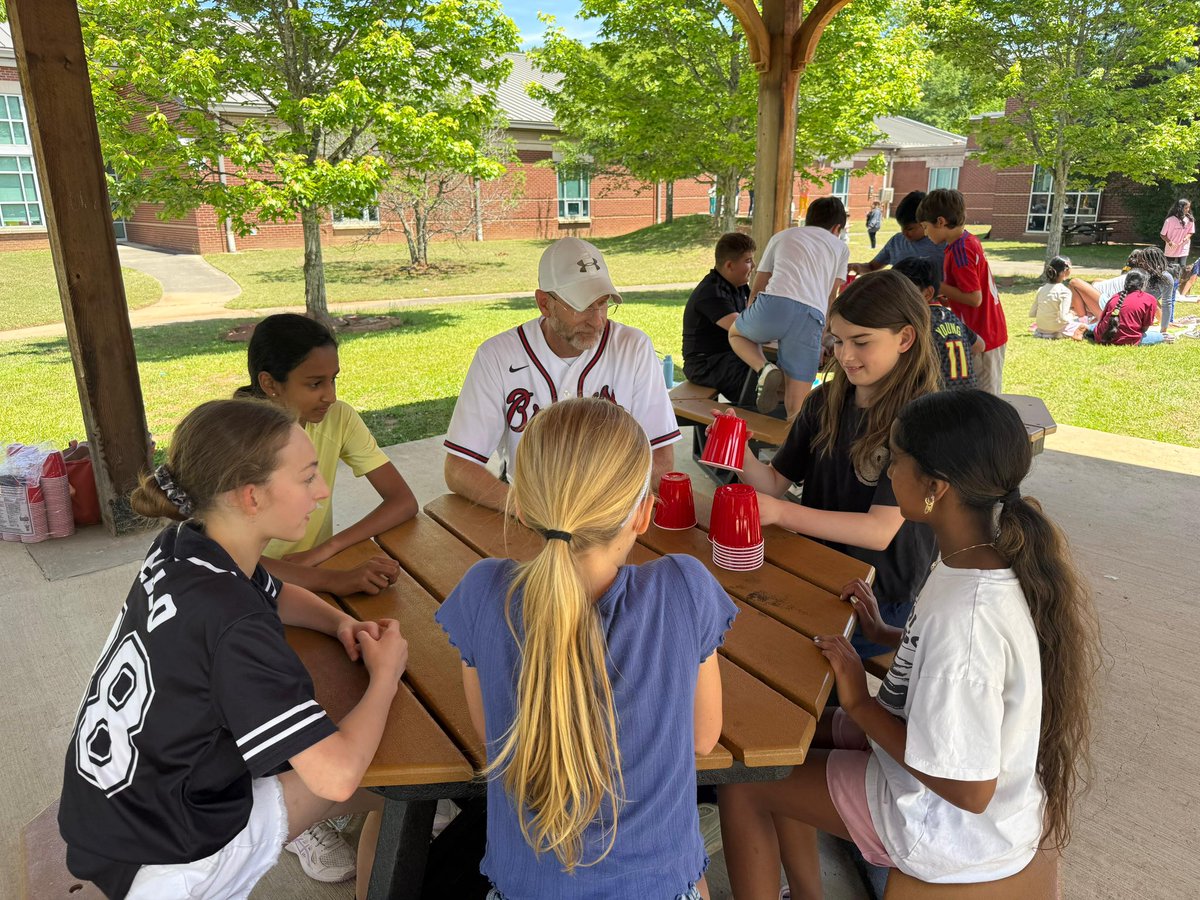 Creek View Elementary School tweet media