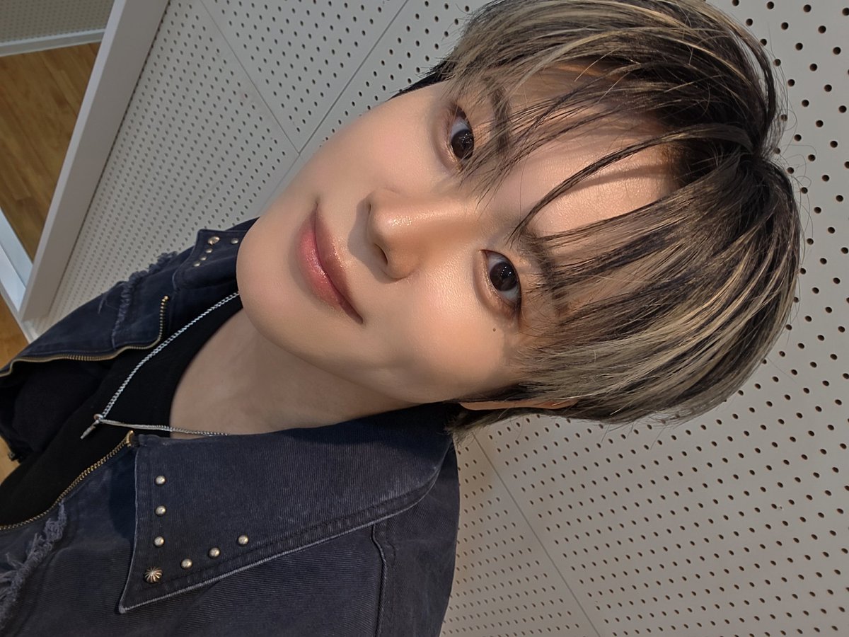 DIGNITY_members's tweet photo. 오늘도 사랑해~❤️❤️

#MINSEOK #민석 #DIGNITY #디그니티 #SLIPSHOT #POINT_BLANK https://t.co/24pqMaDUwC