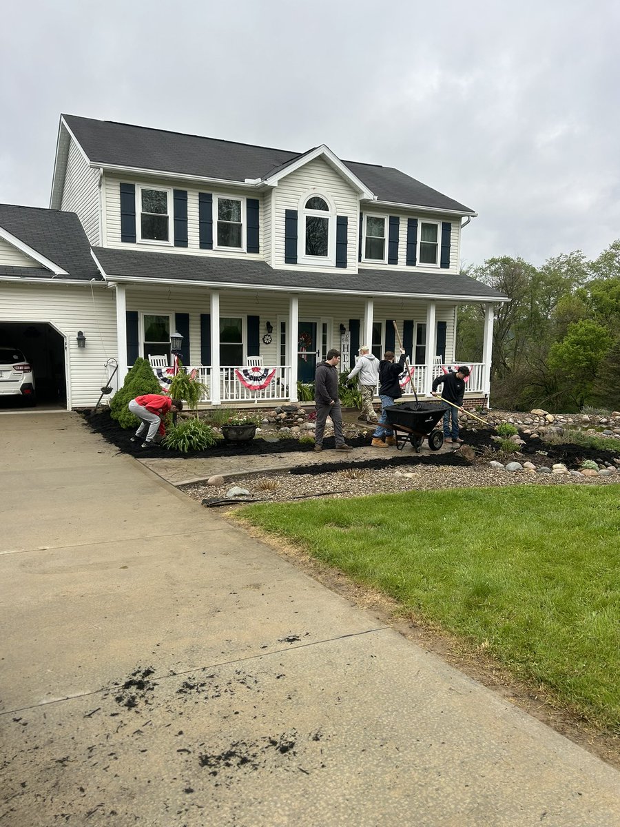 NorwayneFB's tweet photo. Mulch Madness Day 2! Remember to get those orders in, only one more weekend to go.  And for extra, the Norwayne Football players will spread it for you! https://t.co/q8nIzhRf5N