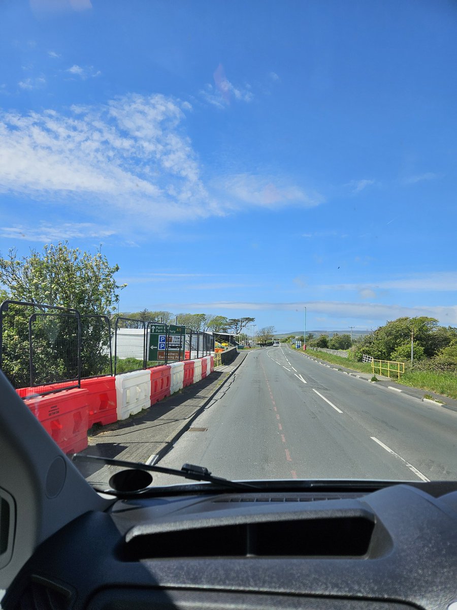 Mermaid_KaTTe's tweet photo. It's starting to look at bit racey @ArranHands19 😎🏍💨🏁🇮🇲 #s100 https://t.co/sx2d2veNBr