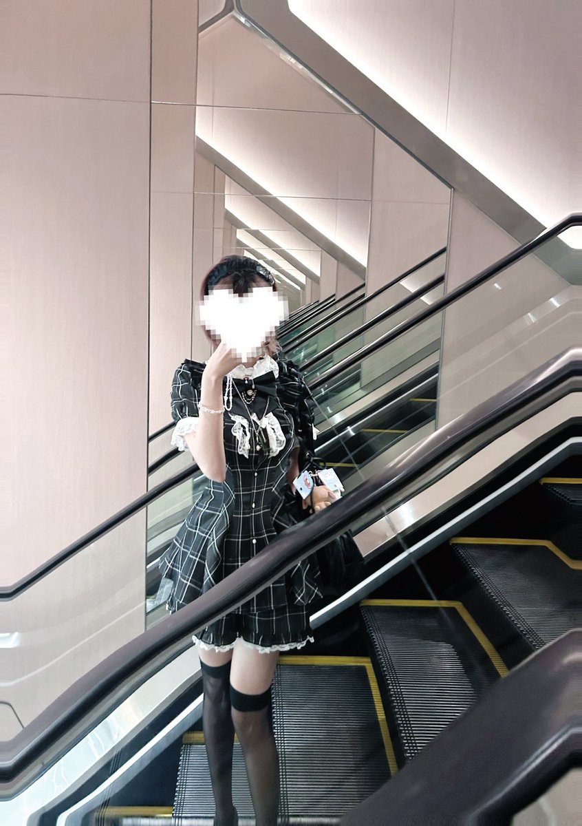 07年  chu女   165/48/75B  intp
香港人港本在读
蹲一个有健身基础的男生，可以一起打游戏 https://t.co/9y1u1S9wH6