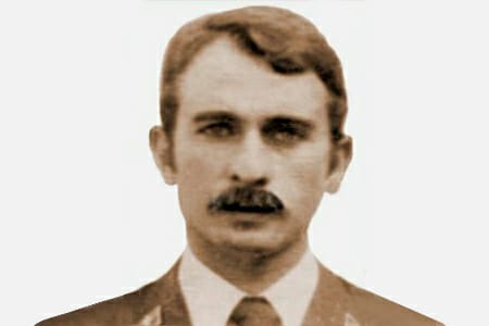 ConsuorF's tweet photo. #TalDiaComoHoy de 1978 #ETA asesinó a los jóvenes @guardiacivil Juan Marcos González y a Miguel Ángel Iñigo Blanco, en #SanSebastián.

Volvían al cuartel, a la altura del cementerio de Polloe les estaban esperando, dos terroristas desde el muro los ametrallaron🧵 https://t.co/ypK3r2QqUt