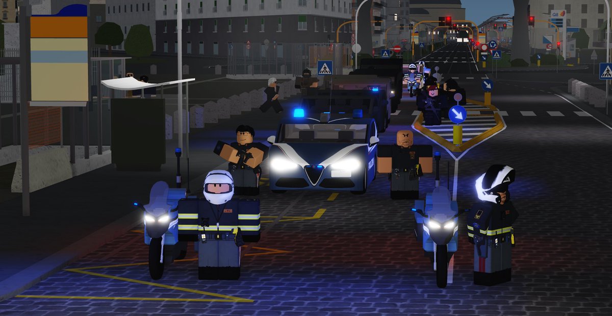 PS_Naples's tweet photo. Servizio di scorta istituzionale svolto dalla Polizia Stradale assieme alle altre forze impiegate nel dispositivo di sicurezza, garantendo sicurezza e regolare svolgimento degli spostamenti. https://t.co/OvS3VWxEMB