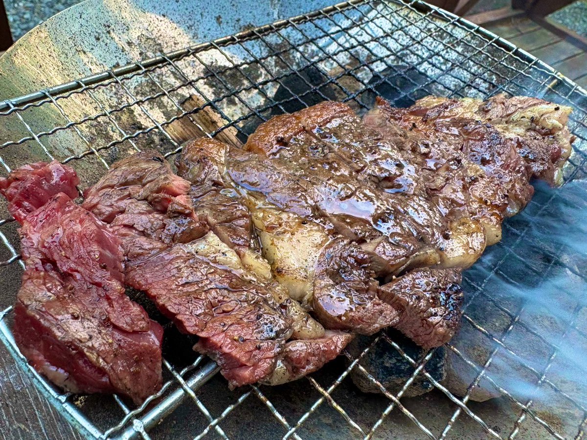 toshi072000's tweet photo. 肉と海鮮はうめぇ〜🍖🦐
彼氏もTwitter書いたらいいのに( ´･ω･`) https://t.co/cxWz9Oq9Nd