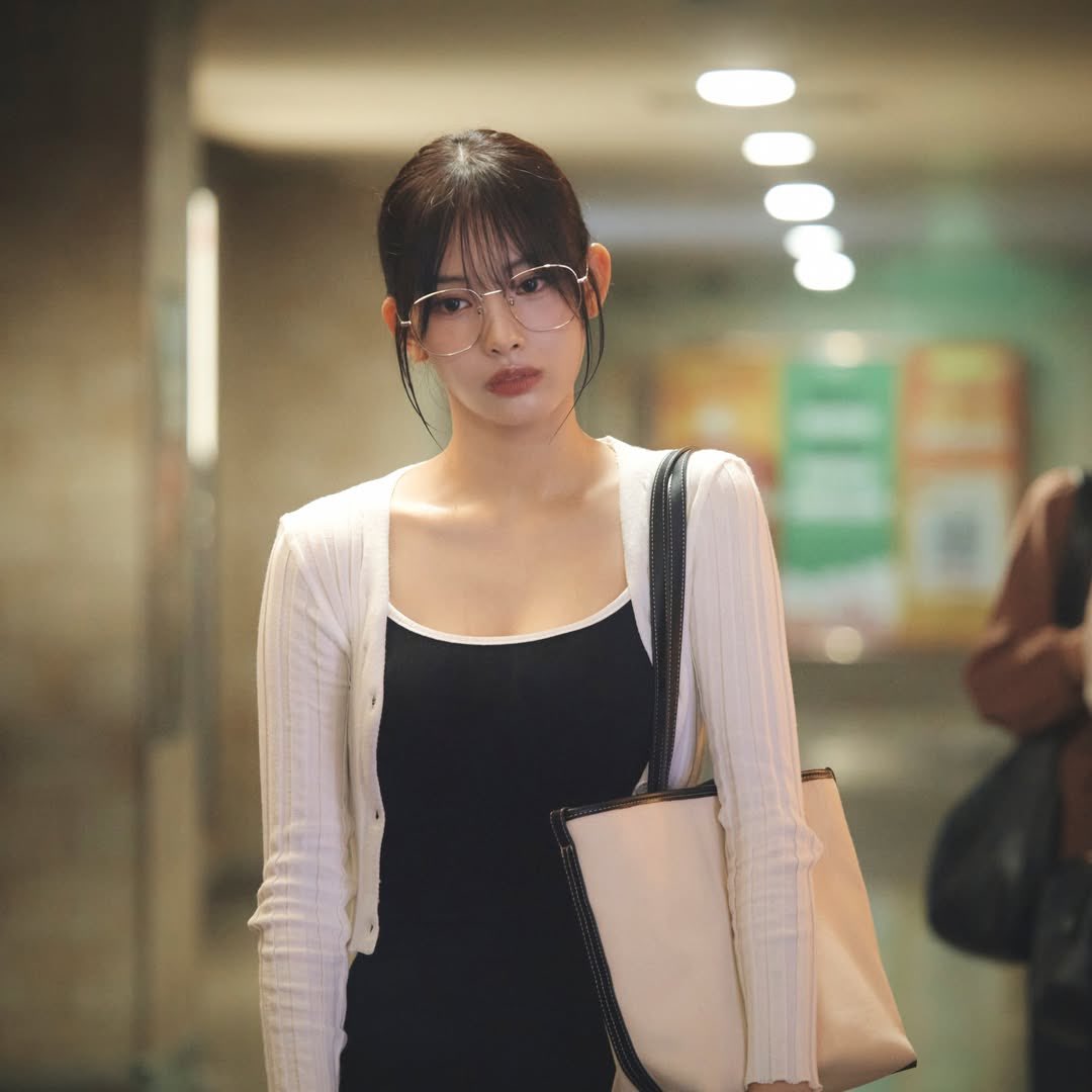 JINISTAGRAMS's tweet photo. 260503 girlfromclass's instagram update with Jini (1/2)

The drama based on Park Subong's webtoon 'The Girl From Class' is coming out this month!

#JINI #지니 #최윤진 https://t.co/4Sq9r7DkKs