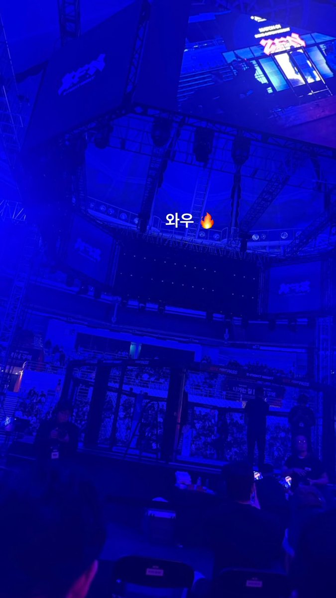 leeknow boxing and han watching MMA today 😭