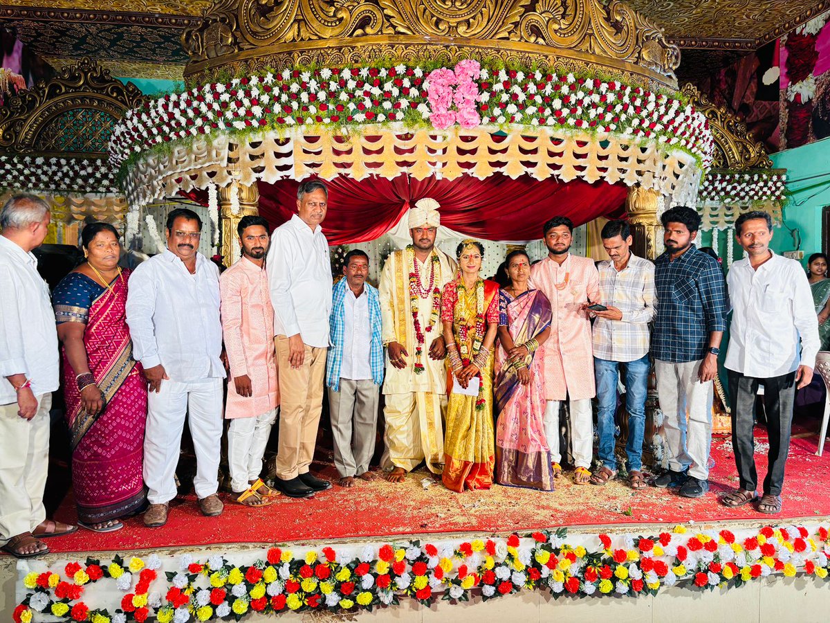 PRR_BRS's tweet photo. ఈరోజు పలు వివాహ శుభకార్యాలకు హాజరై ఆశీర్వదించడం జరిగింది. https://t.co/cdqkWsPWlt