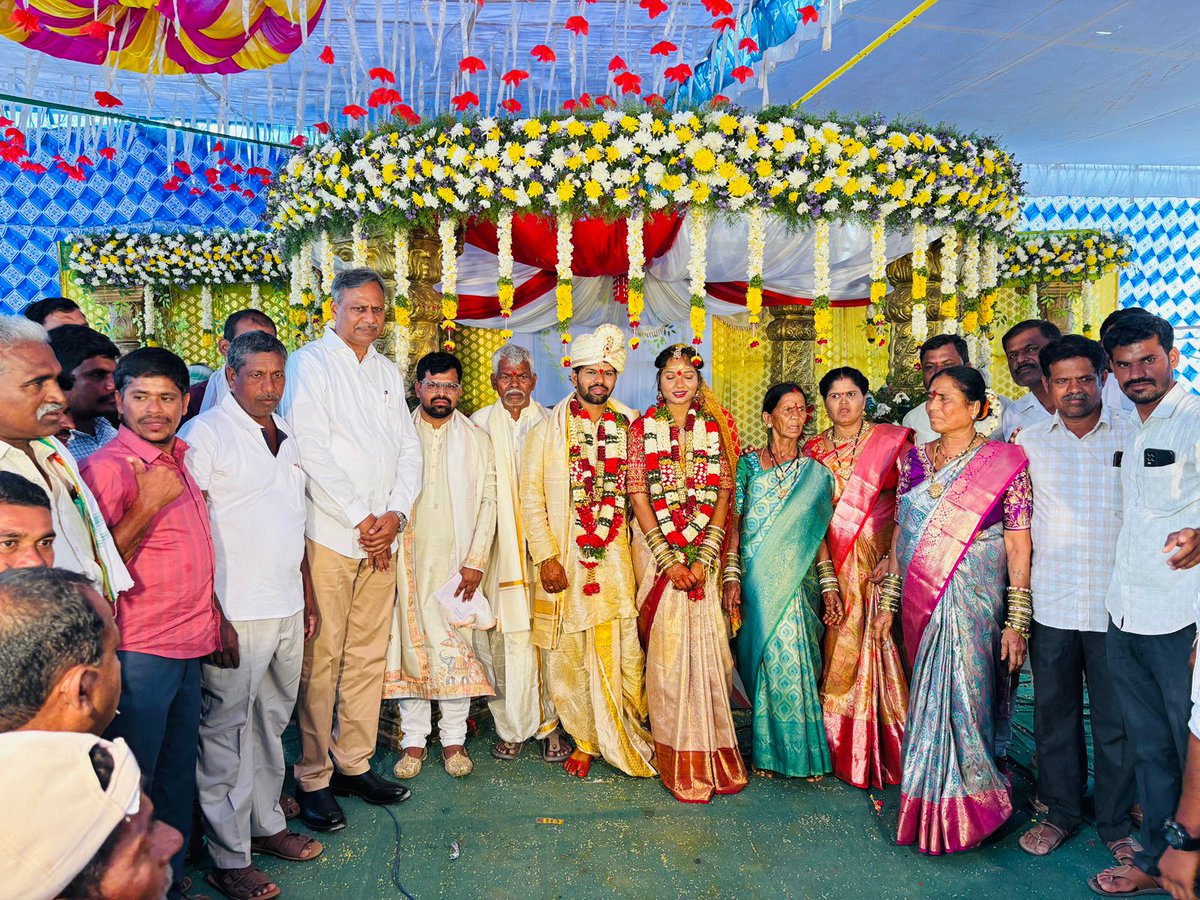 PRR_BRS's tweet photo. ఈరోజు పలు వివాహ శుభకార్యాలకు హాజరై ఆశీర్వదించడం జరిగింది. https://t.co/cdqkWsPWlt