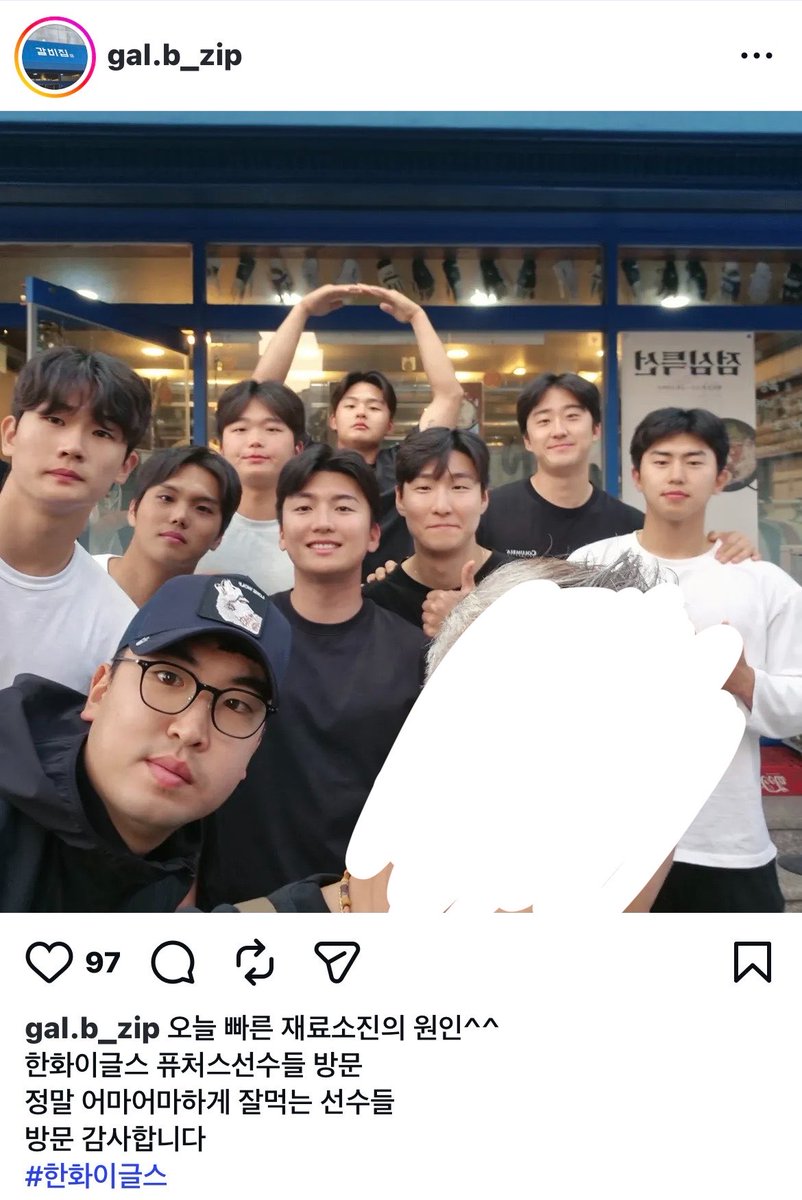 uk_log_'s tweet photo. 오늘 퓨처스 투수조 회식했넹 https://t.co/nG8NGD1syL