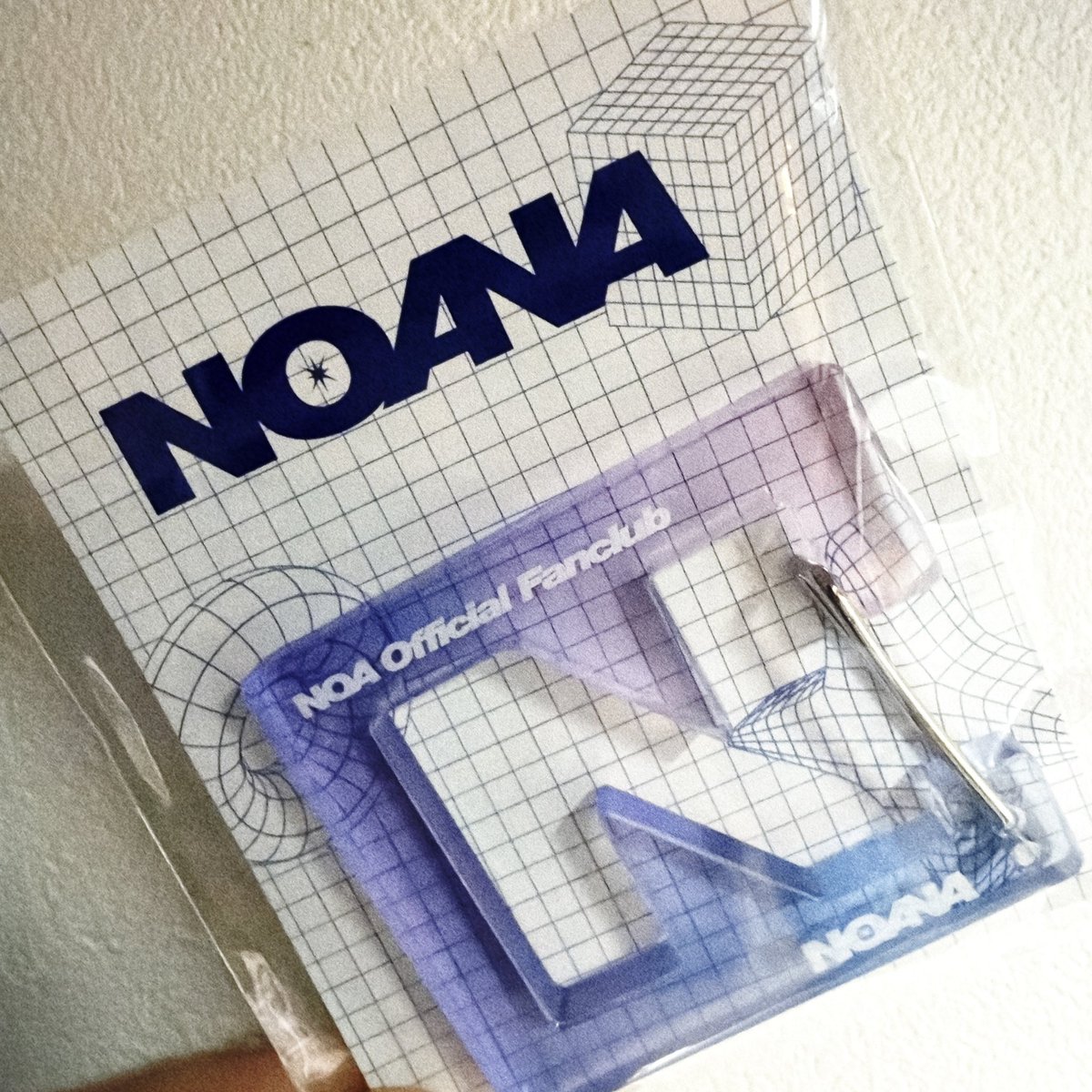 mopi_noa0313's tweet photo. うちにも #NOANA FC継続特典のカラビナ🎁届きました📮
ありがとうございます😊大切に使わせてもらいます😌💓
だいぶ前に一目惚れして買ったリーナベル🦊とピッタリの色合いで可愛い💜🩵🤍
早速リュックにつけて毎日持ち歩く〜🎒 https://t.co/SSL4YSCM6i