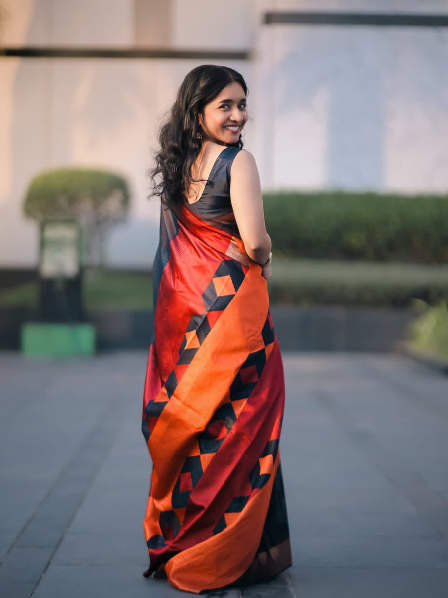 Weekendvibes_'s tweet photo. Anishma Anilkumar 🖤🧡

#Anishma #AnishmaAnilkumar https://t.co/zEI8RHQSZg