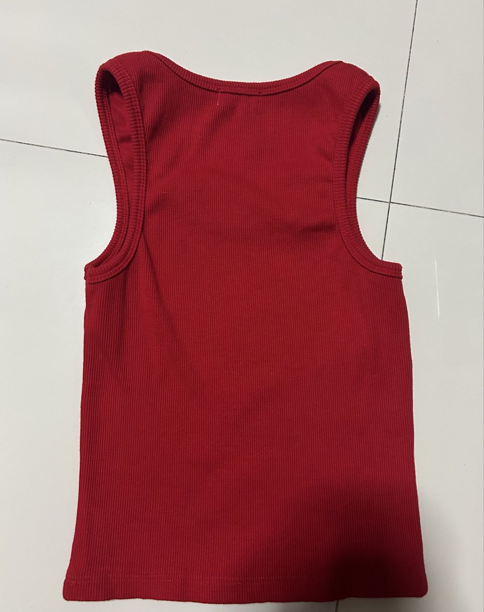 gujaabaalaew's tweet photo. ส่งต่อ ￼Sistersfabric - Winkwink Tank size S สีแดง 160รสค่ะะ✨ สนใจdmได้เลยนะคะ🙇🏻‍♀️

#ส่งต่อเสื้อผ้า #ส่งต่อราคาถูก #ส่งต่อsistersfabric #เสื้อผ้ามือสอง #ส่งต่อเสื้อผ้ามือสอง #sistersfabric https://t.co/CBg0Upkn4j