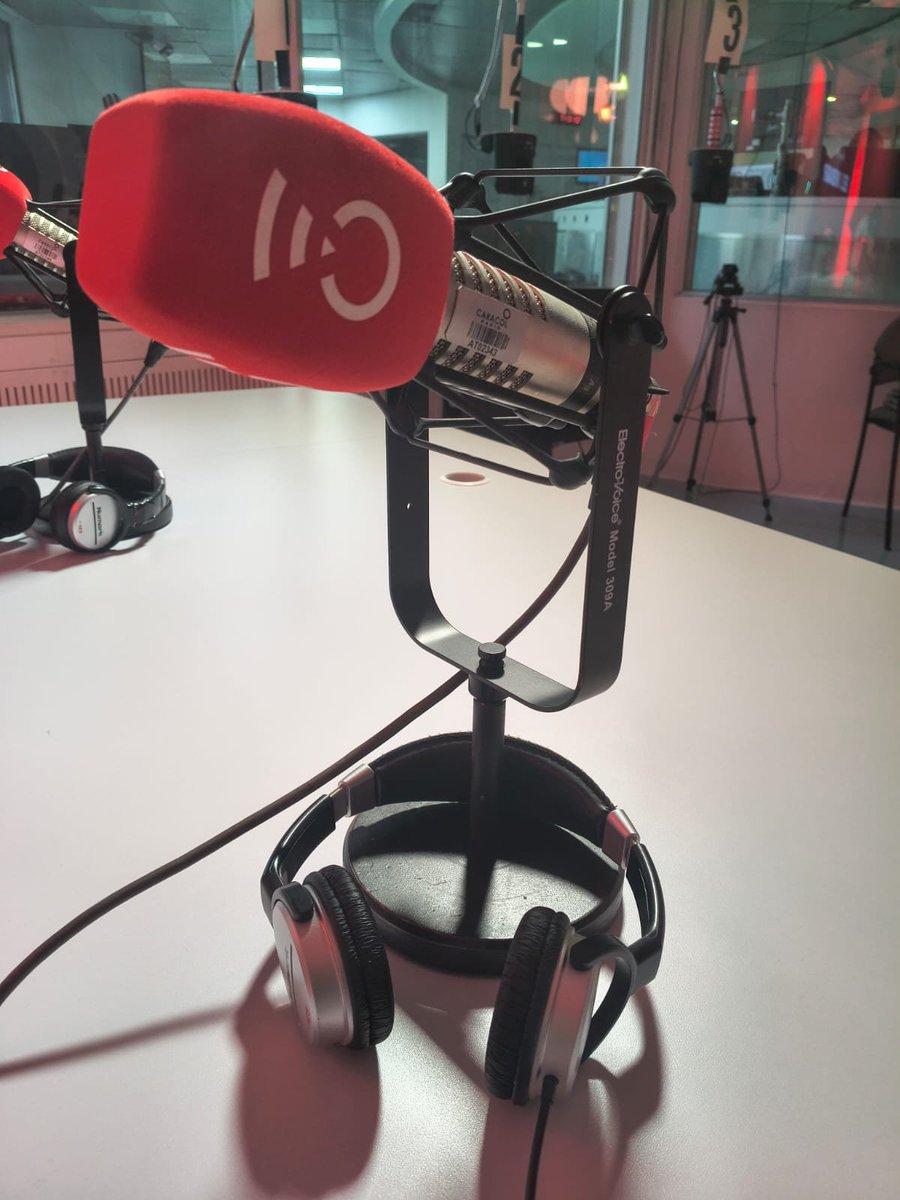 avivircaracol's tweet photo. ¡Bienvenidos a #AVivirQueSonDosDías! ☀️🎙️

Ya estamos al aire con @lopeztelar y @MCHeisel  compartiendo historias, cultura y buena conversación para su fin de semana. 

📻100.9 FM y 99.9 FM en Bogotá y Miami 106.3 FM https://t.co/2u73CDzQef