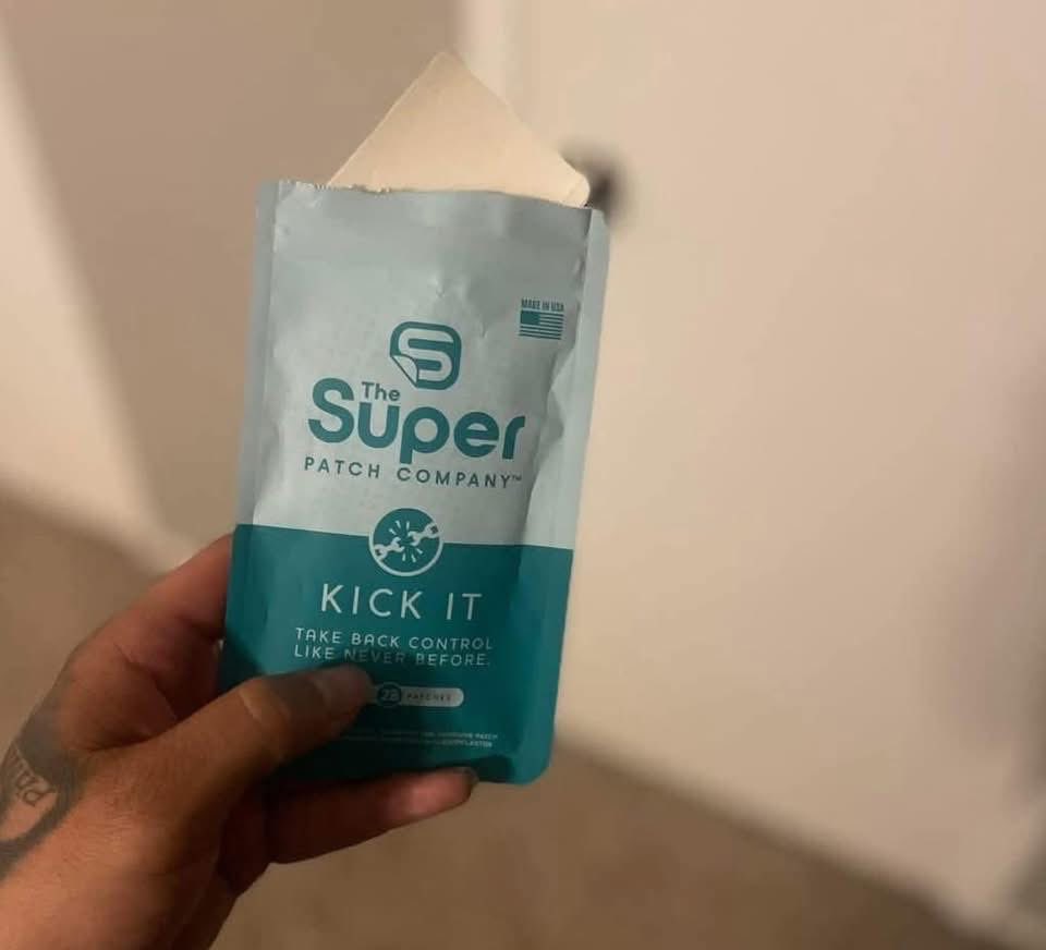 BrittLesley3's tweet photo. Eric shares: Picked up a bad habit of smoking fast forward to 22 years later, still couldn’t stop the habit! I’m excited to say I’m on day 9 on this Kick It patch and tobacco free. NOT A NICOTINE PATCH , it’s 100% chemical and ingredient free! #superpatch #kickit @revspatches.com https://t.co/pQaMKLOdYB