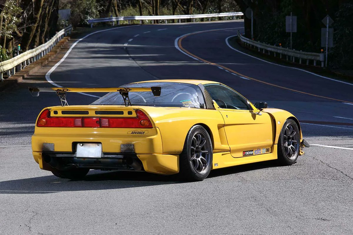 TunedCarsJapan's tweet photo. 「“頭文字D”北条豪のNSX��実在した！」340馬力を絞り出す3.1L＆6連スロットル仕様の全貌
https://t.co/pTa3FImucH

頭文字Dの神奈川編で、高橋啓介のFD3Sと激闘を繰り広げた北条 豪のNSX。そのモデルとなったのが、神奈川のチューニングショップ“アドバンス”のデモカーだ！ https://t.co/HEO0FPXfW1
