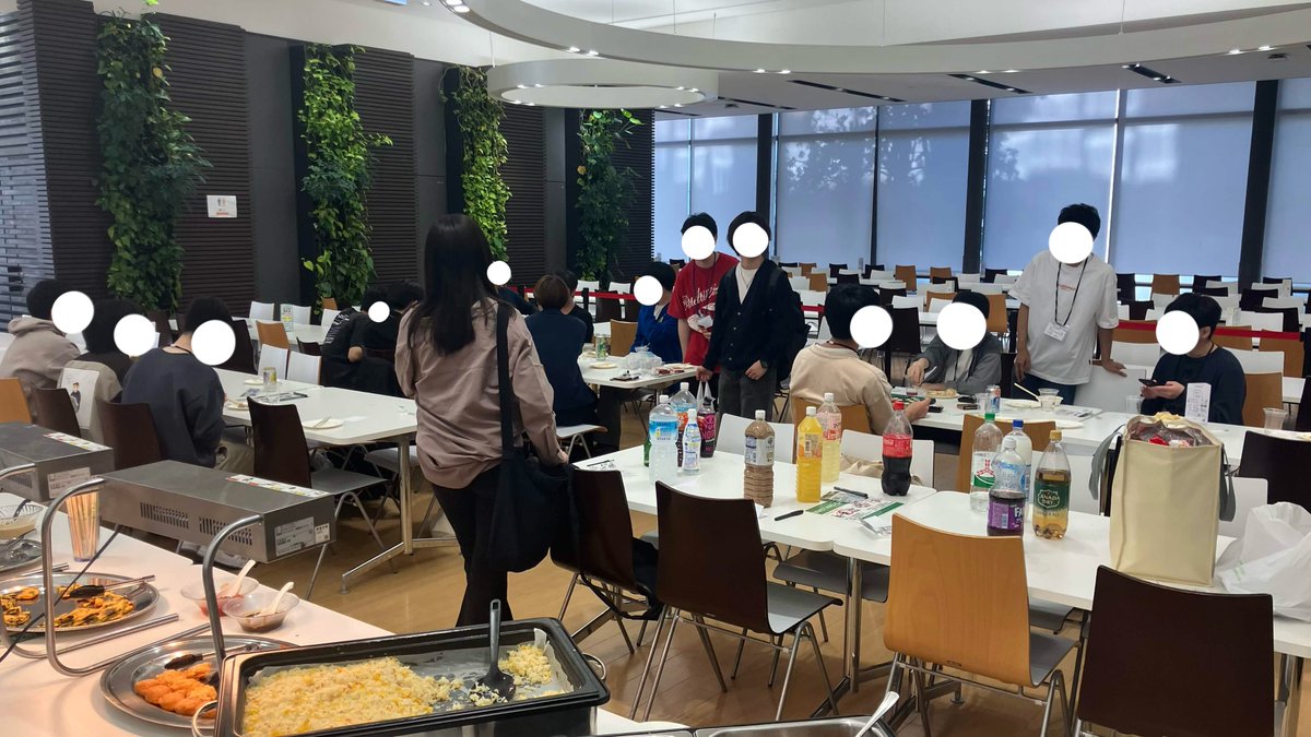 fu_frhythm's tweet photo. Masterscafeをお借りして新歓パーティーをしてきました！！🥳

UNOで盛り上がったりオセロをしたりブラックジャックをしたり…もちろん音ゲーをしてる人もいました！
みんなわいわいしてて楽しそうでしたよ〜！

#福大  #福大サークル   #福岡大学 https://t.co/RUVilVyCu4