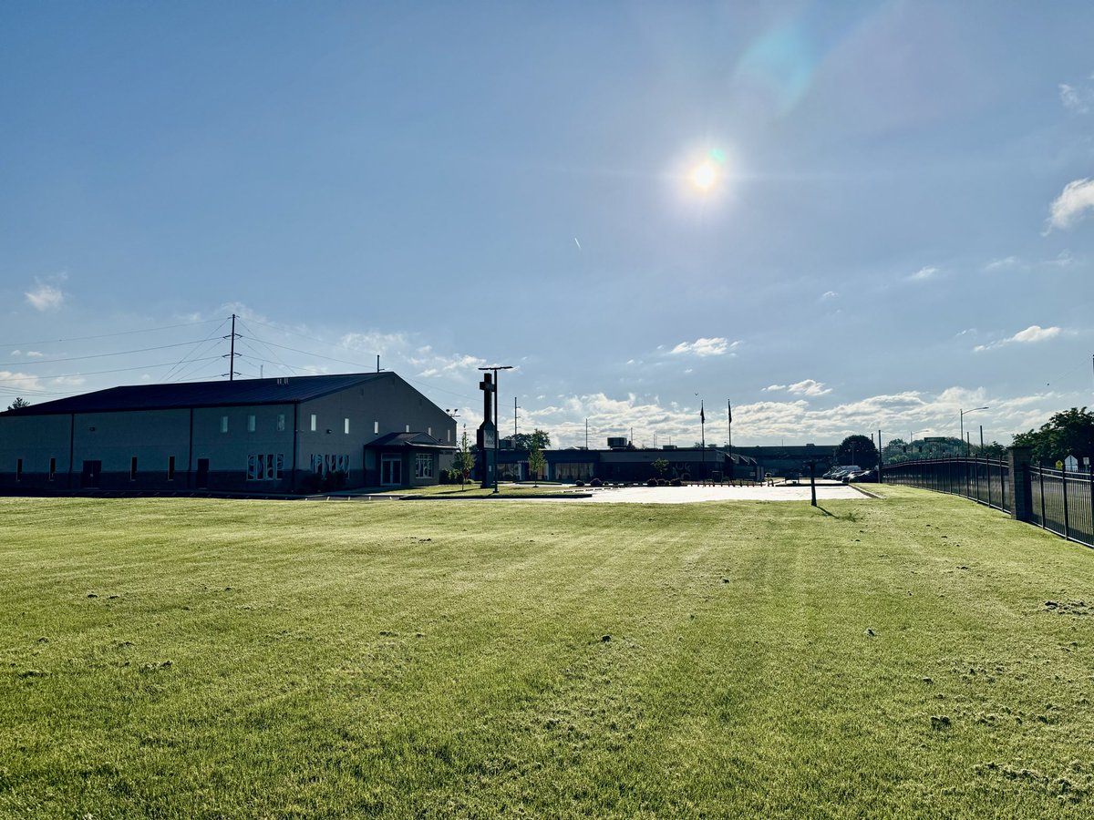 It's a beautiful morning on the downtown campus of your Evansville Rescue Mission's Men's Residence Center! Thanks to everyone who helps make this wonderful place possible! Have an awesome weekend! TG <a href="/EvansvilleRM/">EVV Rescue Mission</a>