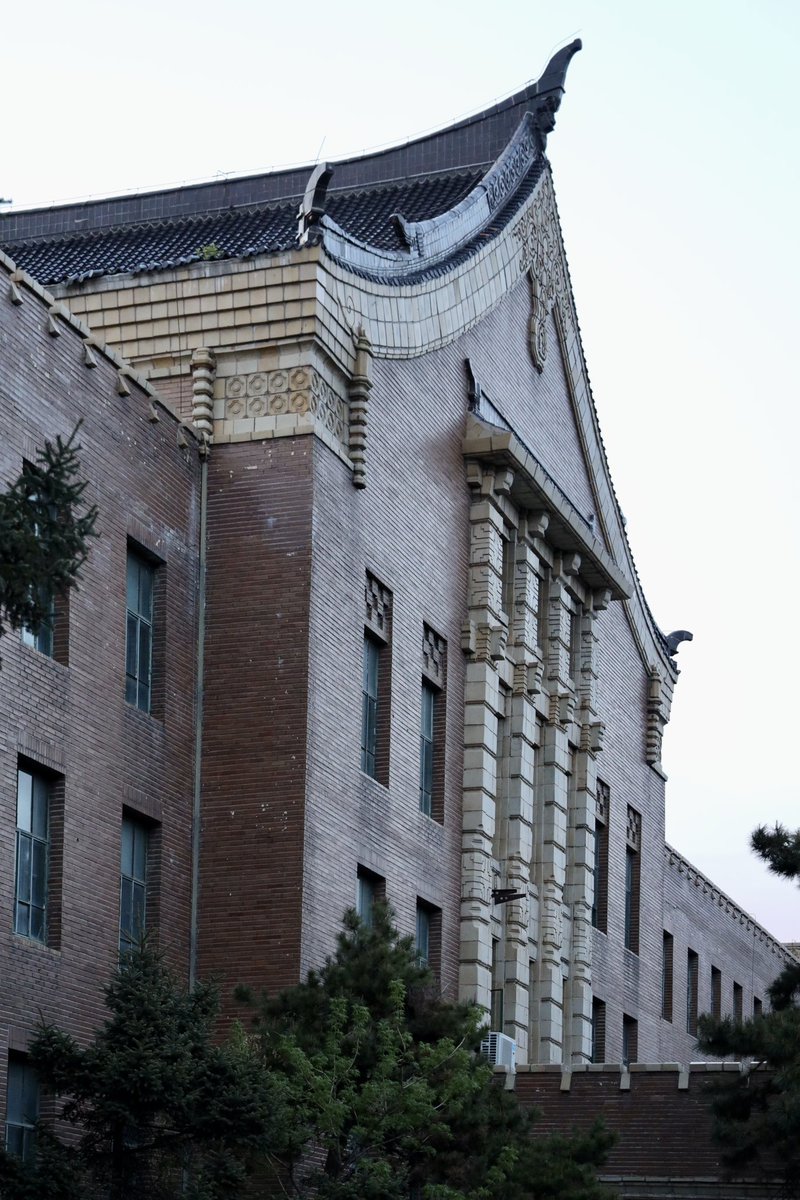 ZafeirMarch's tweet photo. The former site of the Ministry of Transportation, the eighth official government building of Manchukuo, is now a school laboratory building.2026.5 https://t.co/jtBe8M6xw8