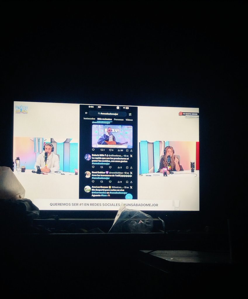 Leonelfran2292's tweet photo. Acostado mirando el mejor programa aguante un sábado mejor #unsabadomejor https://t.co/mBLSE8Ek0S