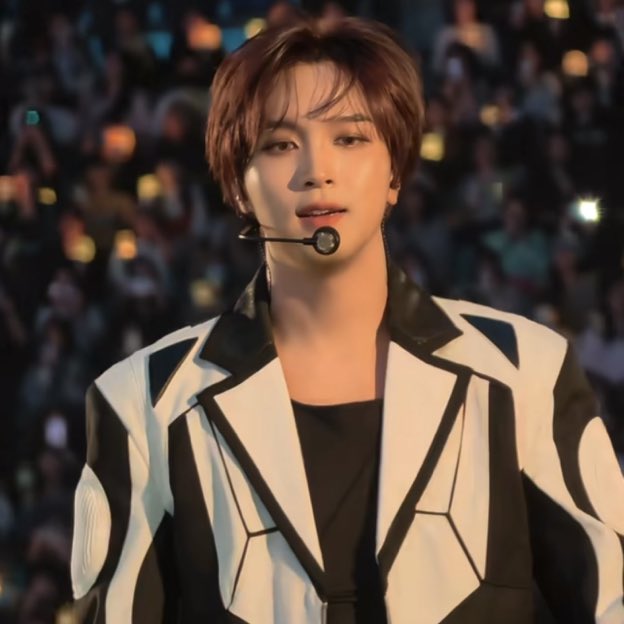 haechan is a visual, main vocalist, main dancer, main rapper and was just meant to be an idol