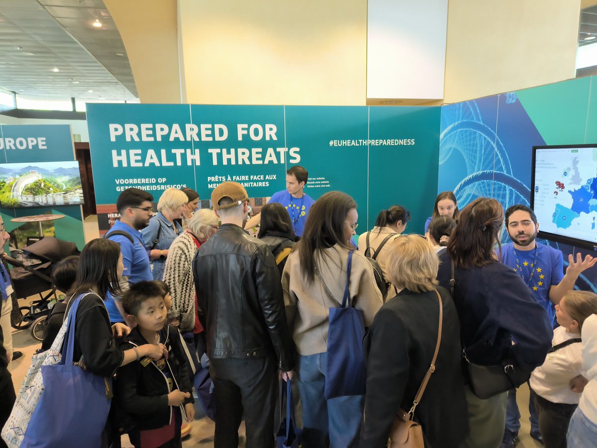 EC_HERA's tweet photo. We are at #EUOpenDay in Brussels!
Come visit DG HERA at Village 2, Defence & Security, and discover how EU prepares for future health emergencies.
🧩 Test your crisis management skills
🦠 Become a Health Hero
🎒 Build your emergency kit
Fun activities for families!
#EuropeDay https://t.co/hQE4gQAmwh