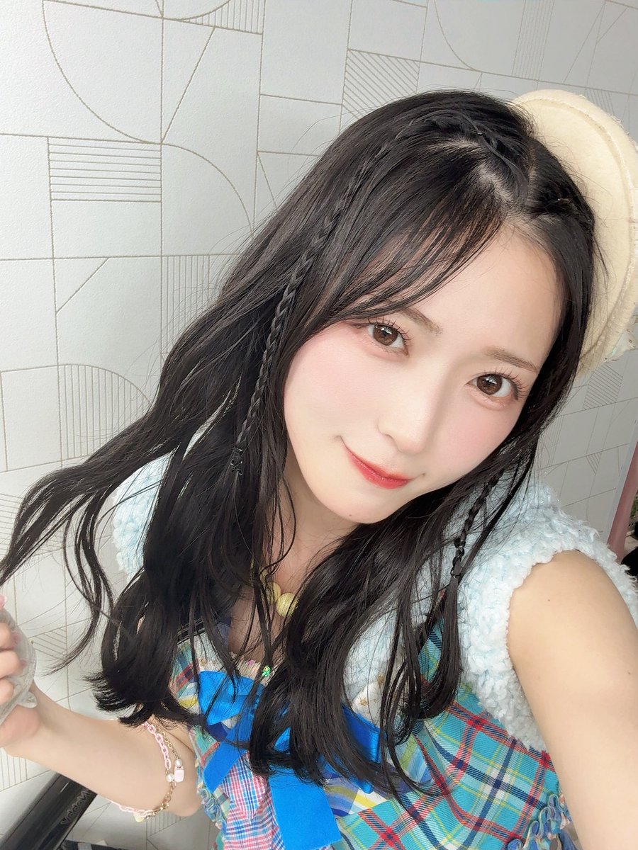 One two three four.
Let me be the one please.
Now lt ain't seems too late to be true.
I want you back.
Try to remember one of steel of the night.
If I was right for you,
Everything was shining up on.
Oh, my baby.
Gimme one more chance.
Oh, my girl.
Gimme one more chance.