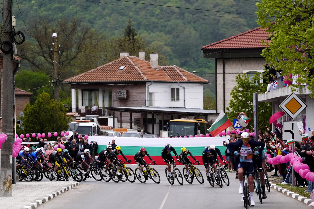 Giro d'Italia tweet media