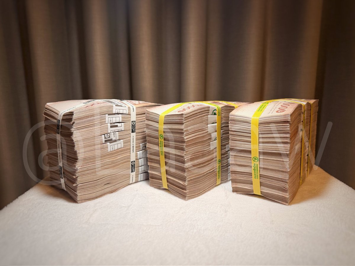 Eaaaw's tweet photo. ถ้าอยากเงิน Passive Income ไว้ใช้จ่ายเดือนละ 15,000 บาท โดยใช้หุ้นธนาคารขนาดใหญ่ XXX เป็นเครื่องมือ
​1. ต้องมีหุ้นในพอร์ต 18,000 หุ้น
​2. ​ต้องใช้เงินลงทุนรวมประมาณ 2,350,000 บาท
​3. คาดการณ์เงินปันผลปี 2568 ที่ 11.28 บาทต่อหุ้น ​รายรับรวมก่อนภาษี 200,784 บาทต่อปี ​หลังหักภาษี ณ ที่จ่าย 10% จะเหลือเงินเข้าบัญชีสุทธิ 180,705 บาทต่อปี ​เฉลี่ยรายเดือนจะมีเงินใช้ 15,058 บาท ✨️✨️✨️✨️
​
​อย่างไรก็ตาม การลงทุนมีความเสี่ยง ควรพิจารณาจังหวะการเข้าซื้อสะสมเพื่อให้ได้ต้นทุนที่ต่ำที่สุด และอย่าลืมกระจายความเสี่ยงในสินทรัพย์อื่นควบคู่ไปด้วย

ผลการดำเนินงานในอดีตไม่ได้เป็นเครื่องยืนยันถึงผลกำไรในอนาคต การลงทุนมีความเสี่ยงผู้ลงทุนควรศึกษา และทำความเข้าใจตัวผลิตภัณฑ์ให้ดีก่อนตัดสินใจลงทุน #Eaaawinvestment