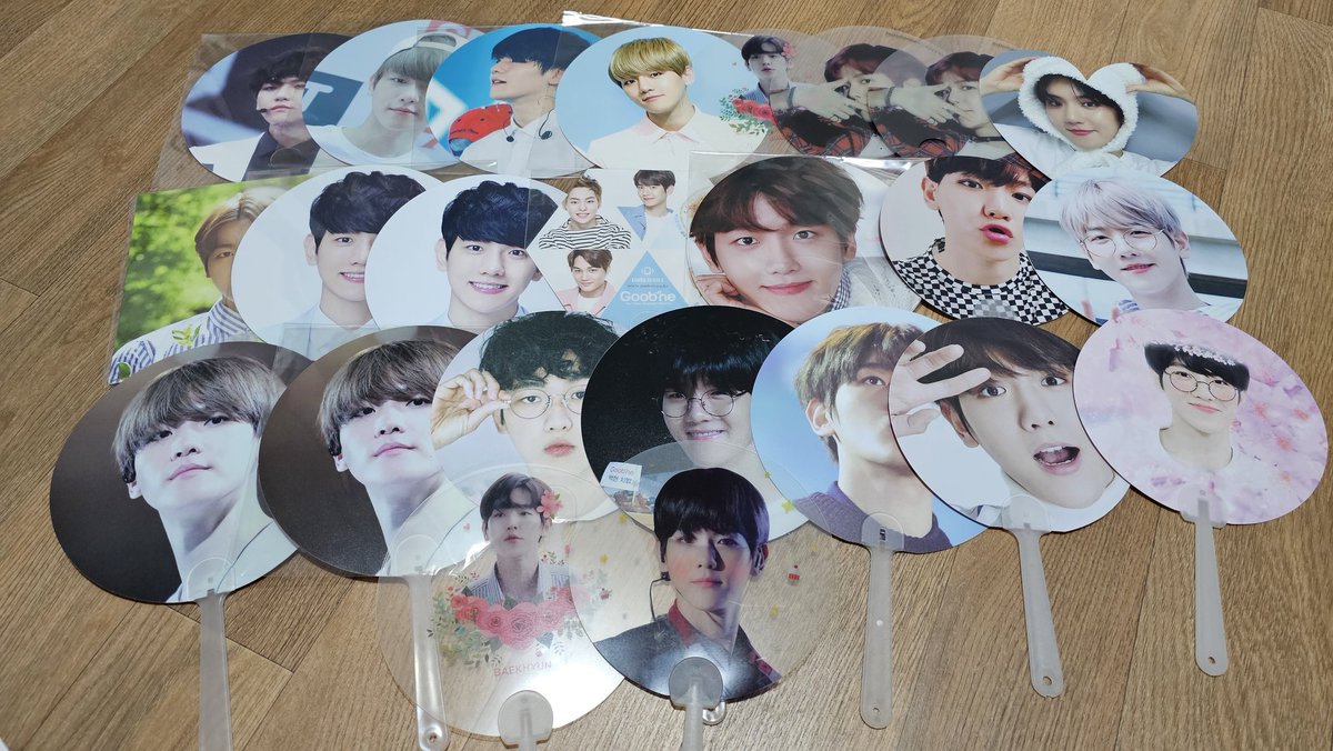 yangdoooo_xo's tweet photo. exo 엑소 백현 굿즈 일괄 양도

운미포 2.0

포카X, 백현 위주로 있어요
비공식 굿즈 많이 챙겨드립니다

exo 수호 백현 찬열 디오 카이 세훈 시우민 레이 첸 suho baekhyun chanyeol d.o. kai xiumin lay chen sell postcard goods photobook https://t.co/KupuHtBH9z
