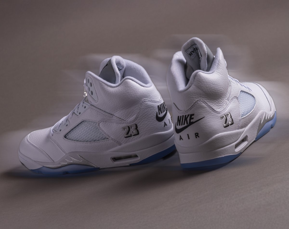 stadiumgoods's tweet photo. The definition of a summer staple. ❄️✨ 

https://t.co/yFMT2JMFKd https://t.co/iLp65ty0T9