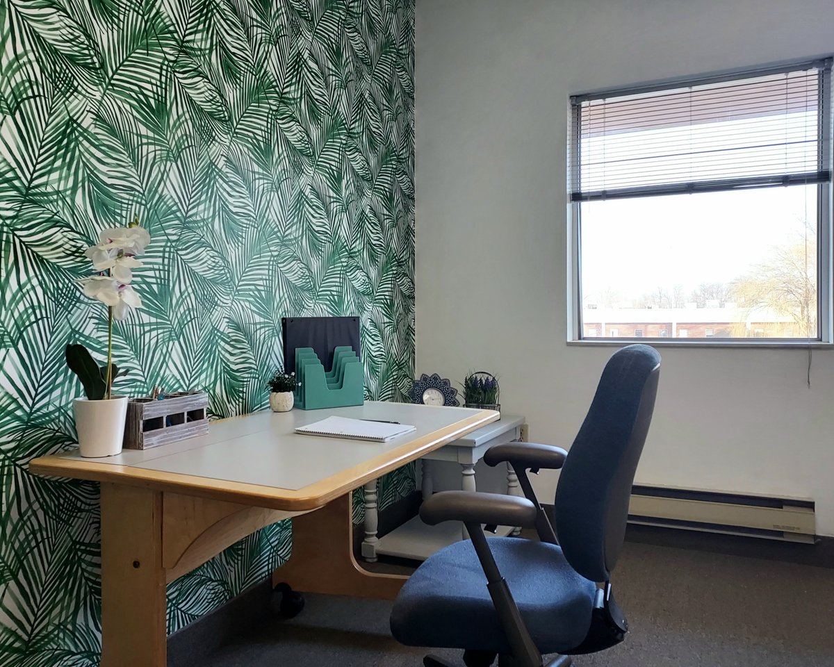 LaunchHouse_'s tweet photo. Looking to breathe new life into your office setup? LaunchHouse allows its #privateoffice members decorate their space to suit their business! https://t.co/cJwZDkhsGp