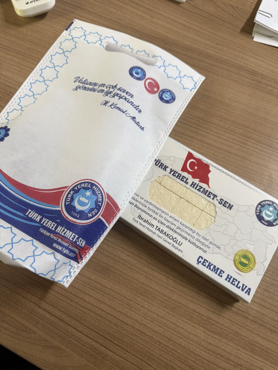 MetehanBaki1's tweet photo. abi izmire geldik yine hediye kastamonu helvası geliyor.. bana her sey seni hatırlatıyor… https://t.co/EMp0DxTmNJ