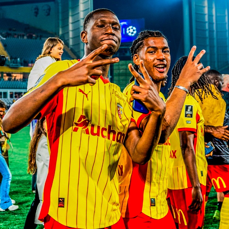 eurofootcom's tweet photo. 🇫🇷✈️ 𝐎𝐅𝐅𝐈𝐂𝐈𝐀𝐋 | RC Lens have qualified for the 2026/27 UEFA Champions League! 🔴🟡

They have qualified for the competition three times before: 1998/99, 2002/03 and 2023/24! ✨ 

Best of luck to Pierre Sage and his team next season. Great achievement. 👏 https://t.co/PJvfTPKXz8