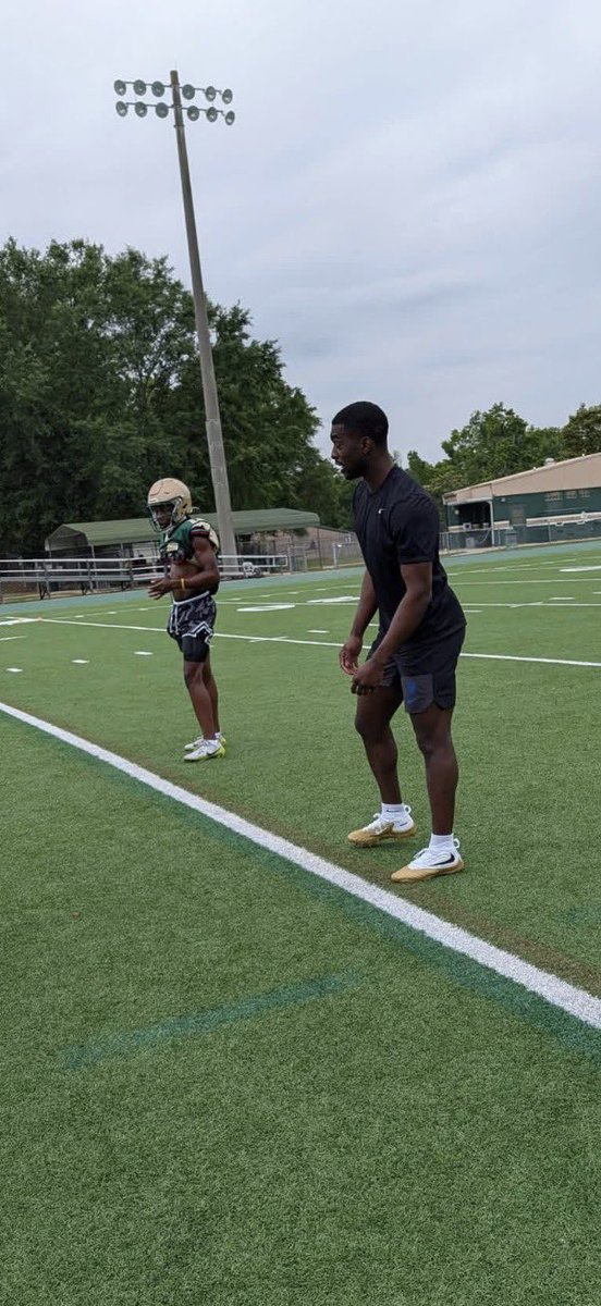 MannieHackney's tweet photo. Thankful for @ArnoldTerrion Coming back to his hometown giving us wisdom and free game! https://t.co/r6PrtkwMUS