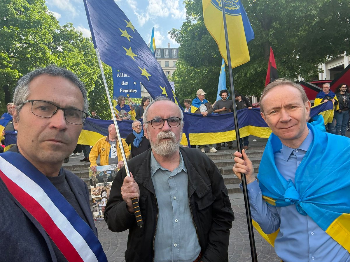 JeanCouthures's tweet photo. 9 mai. Parade à  Moscou de la "grande guerre patriotique" (41-45), relique impérialiste de #Brejnev (65). En réalité avec l'accord Hitler-Staline la #Pologne est dévastée (39) puis la #Finlande et les #États baltes(40). 
L'#Ukraine c'est l'Europe ! @MdpMouvement @union_ukr_fr https://t.co/6zYuJOCm7R