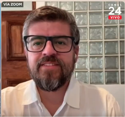 La cara más imbécil del momento.