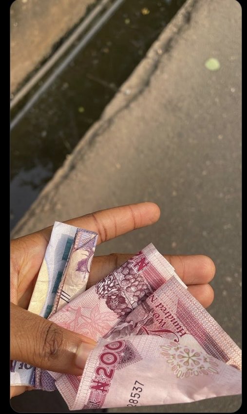 Arizara001's tweet photo. What lunch can I buy with this money ��? https://t.co/LP8yc51M5w