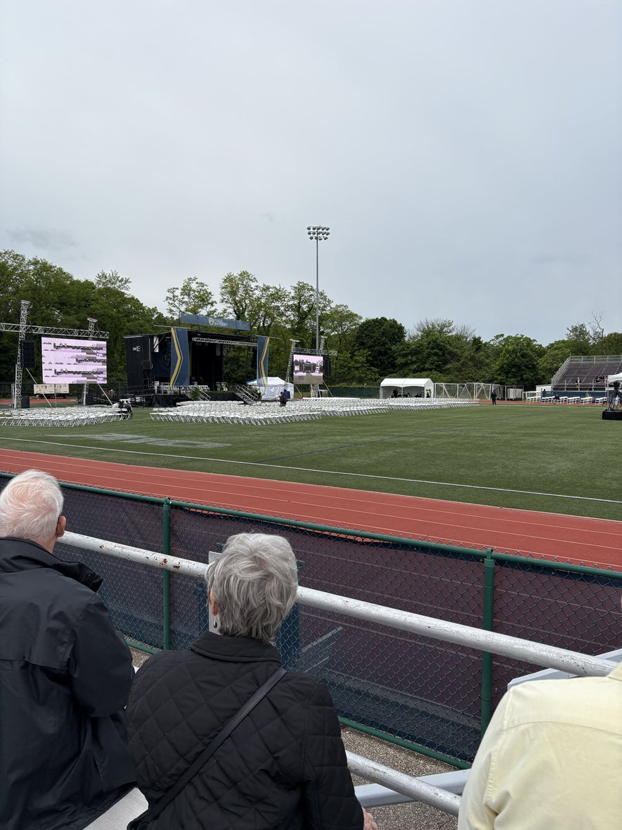 AngHollenbach's tweet photo. It’s graduation day…..congrats @JustyceH_14 !
🎓📚💙💛

#LaSalleUniversity #Gradualtion #ClassOf2026 #CumLaude #BSW #SocialWorkMajor #PsychologyMinor #StudentAthlete https://t.co/gPXhLTQq41