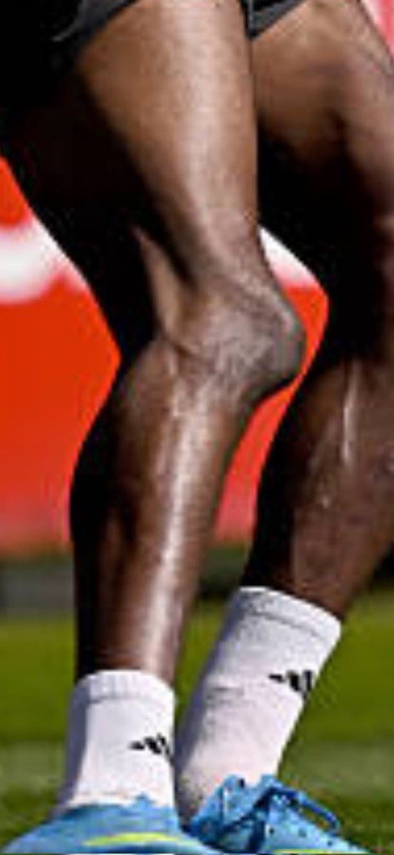 Alexander Isak’s knee 😳 

WTF 😬