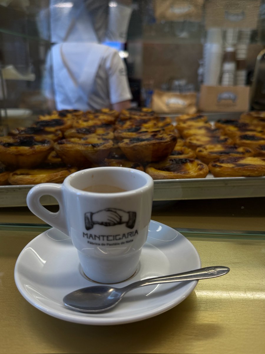 🫧 Update

Jihyo tried the Lisbon eggtarts and drank a coffee !

#JIHYO #지효 #ジヒョ