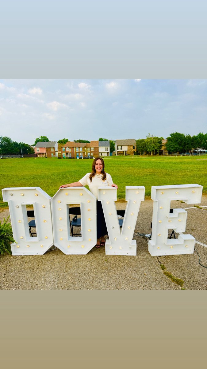 DES_Landrum's tweet photo. Honoring Dove’s Legacy… #DESisBEST https://t.co/yagglCBRvg