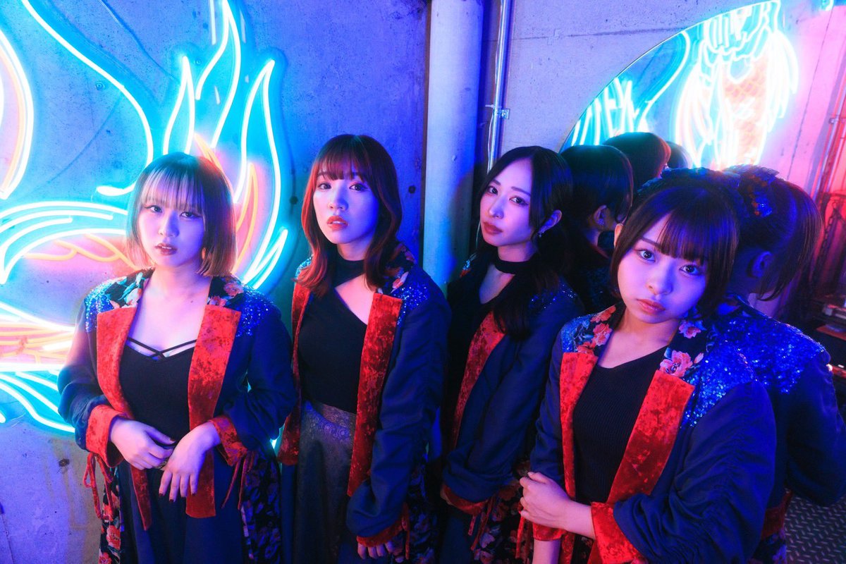 sgtz517's tweet photo. ✦─────────────────✦
スパンコールグッドタイムズ4周年公演
一夜限りの総勢13人フルバンド編成決定🌹
✦─────────────────✦
6/1 Zepp Shinjuku 4周年記念ワンマンは、
総勢13人フルバンドで開催します🎺🎸

この最高なニュースをただ発表するだけじゃなく、「メンバーとバックバンド、そしてフロアのみんなと一つになれるようなスパンコールらしい空間をつくりたい」
という想いから、小林歌穂さんにセット図イラストをお願いしました🖼

天野りこがアイドルを始めたきっかけでもある小林さんと、この4周年を迎えられることが本当に嬉しいです！

感謝の気持ちを込めて、当日はこのイラストを使ったオリジナルグッズを
【ご来場者様全員】にプレゼントいたします💐

一夜限りの音楽に満ち溢れた空間と、
イラストの温かい力で、ステージとフロアが一つになる最高のワンマンにします。ぜひ、この特別な日を一緒に見届けてください🌹🌃