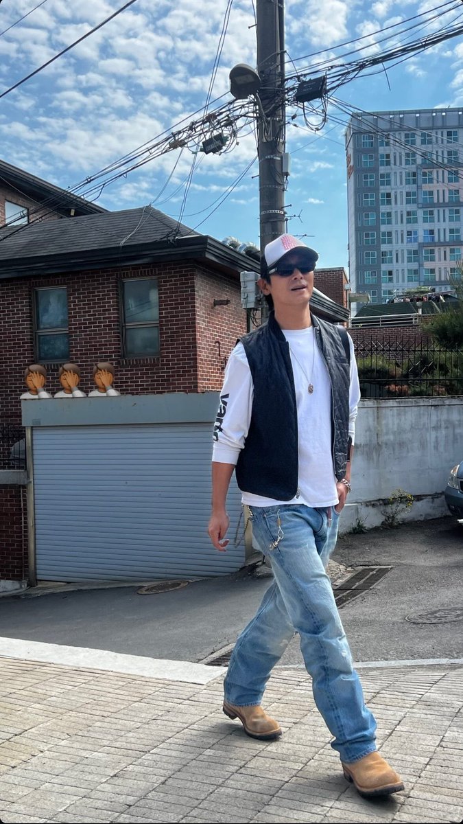 훈느 tweet media